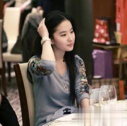 娱乐圈吃瓜博主女孩叫什么